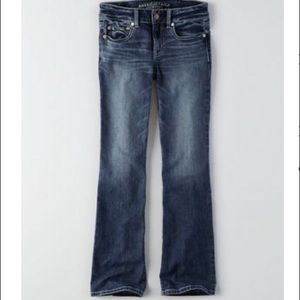 ⭐️NWT - American Eagle Favorite Boyfriend Jeans 4S